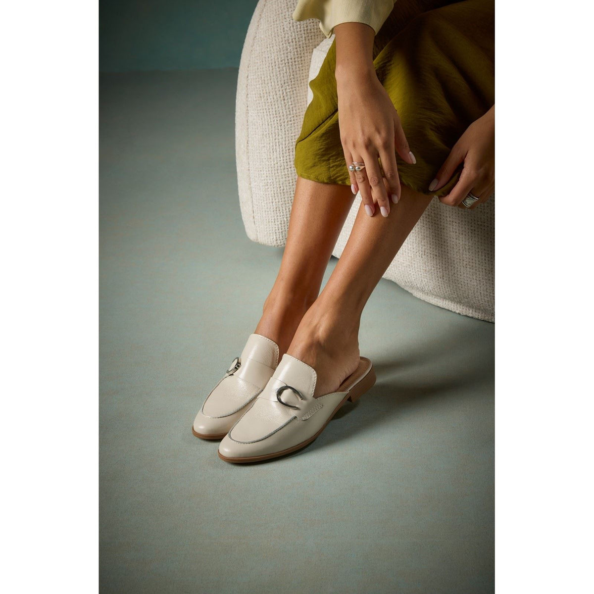 Hush Puppies Calla Leather Women's Ivory Mules