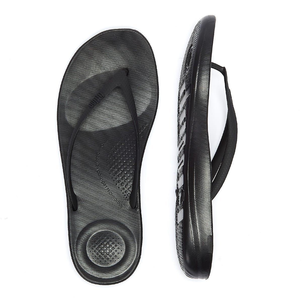 FitFlop Iqushion Ergonomic Women's All Black Flip Flops