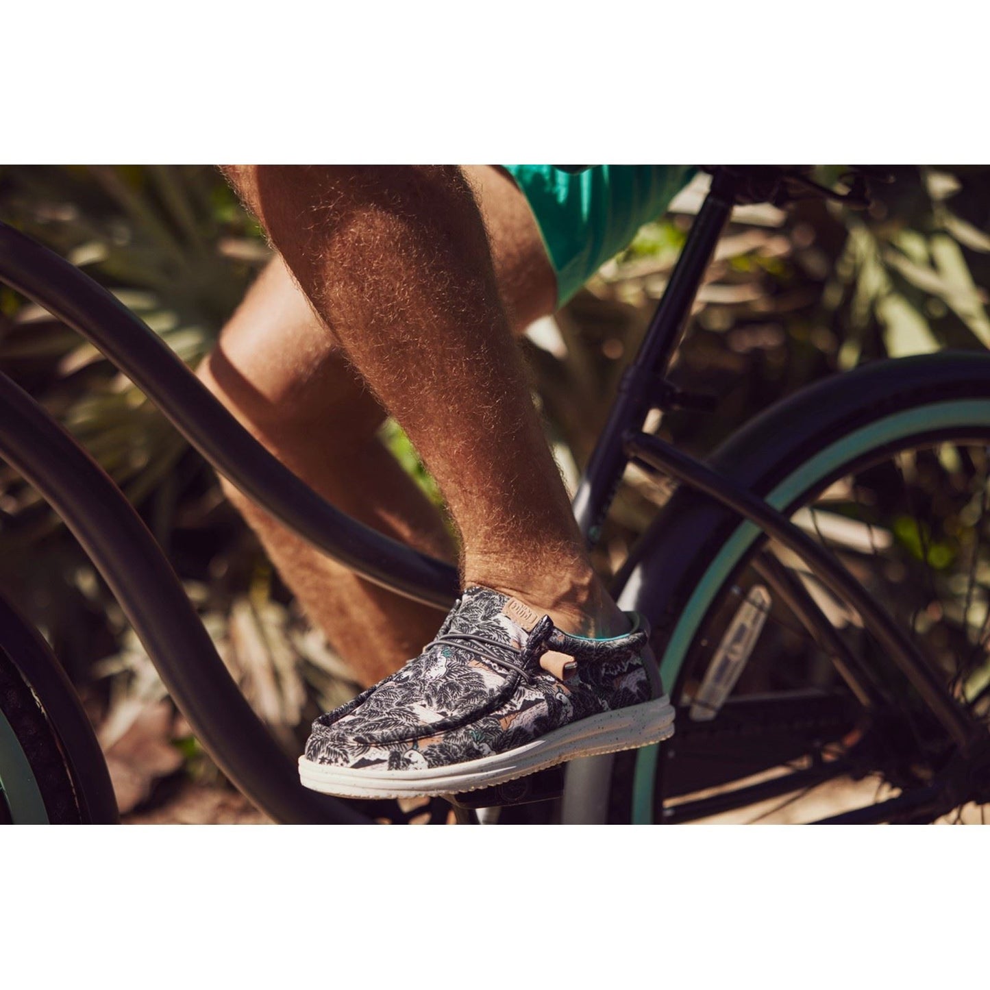 HEYDUDE Men's Wally H2O Tropical Shoe in Black Tropical