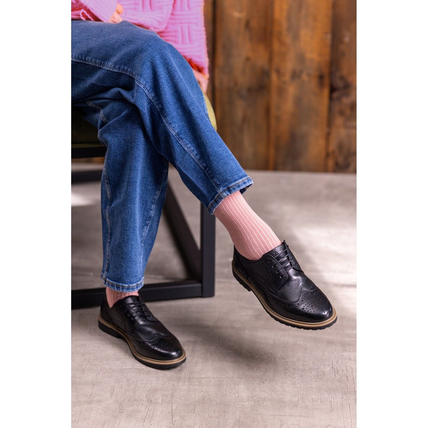 Hush Puppies Women's Verity Brogue in Black