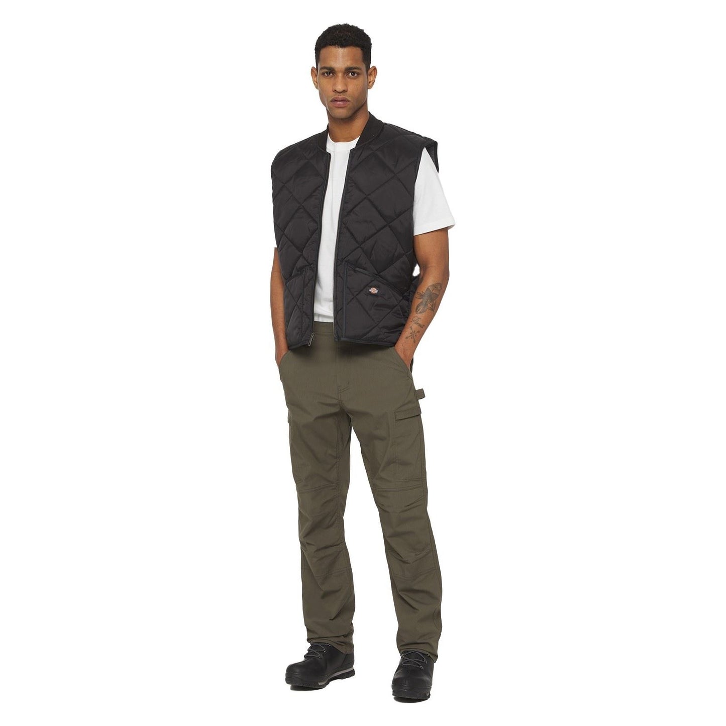 Dickies Men's Diamond Quilted Vest in Black