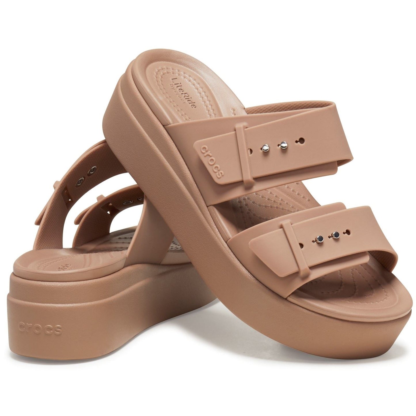 Crocs Women's Brooklyn Sandal Low in Latte
