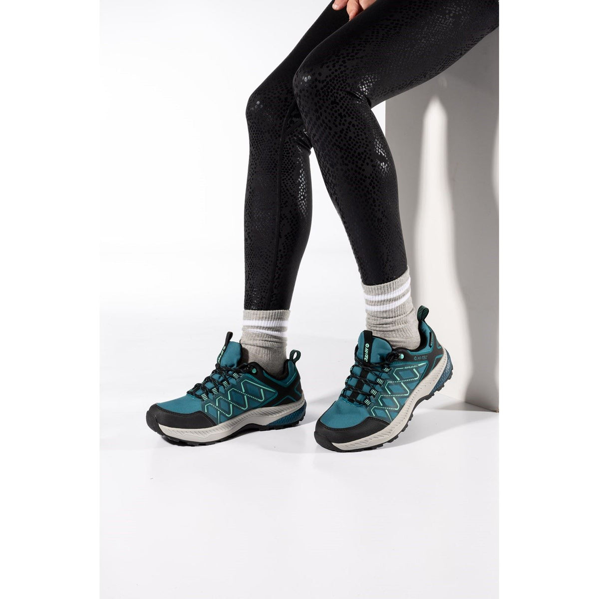 Hi-Tec Diamonde Low Polyester Women's Dragonfly/Black/Florida Keys Hiking Shoes