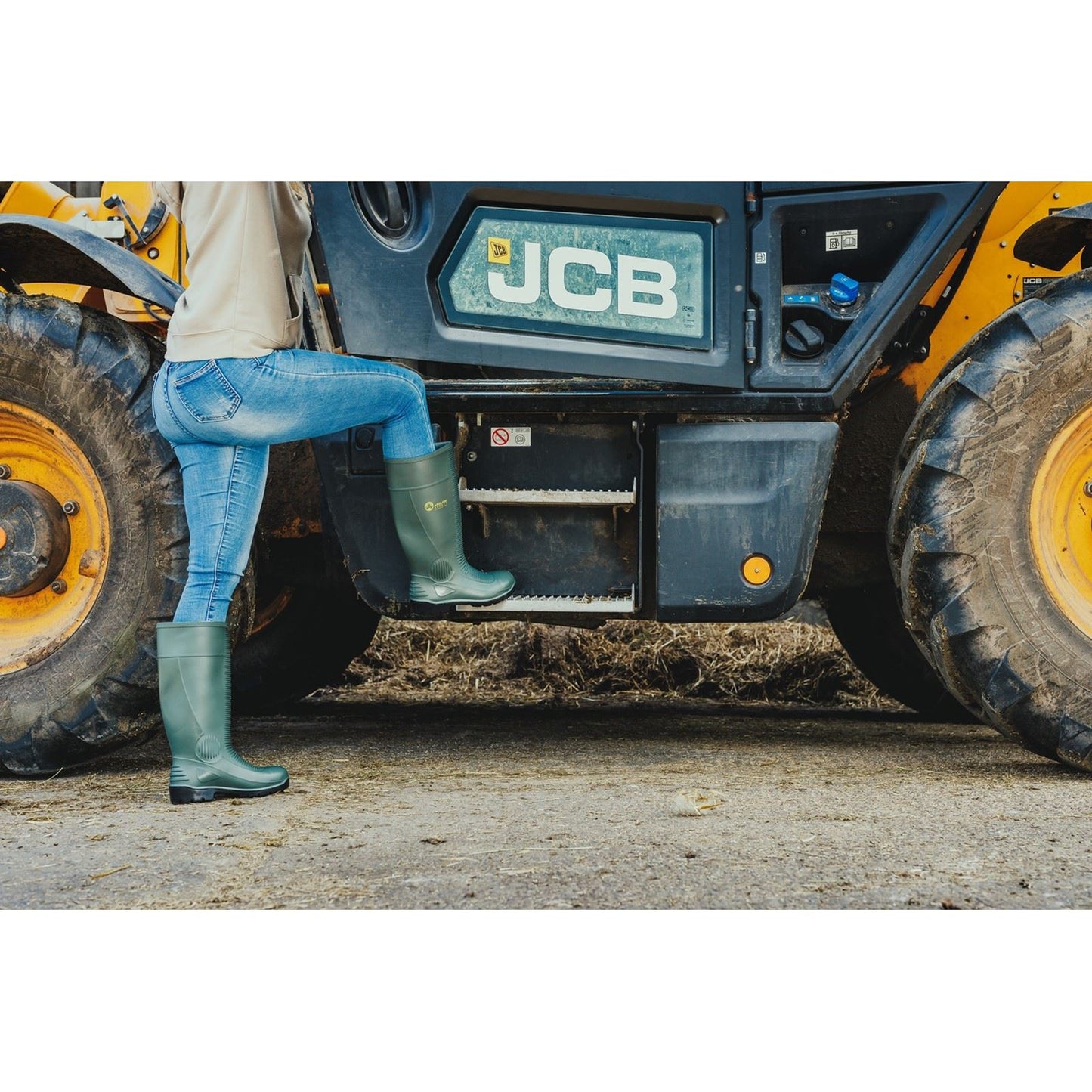 Amblers Safety FS99 Safety Wellington in Green