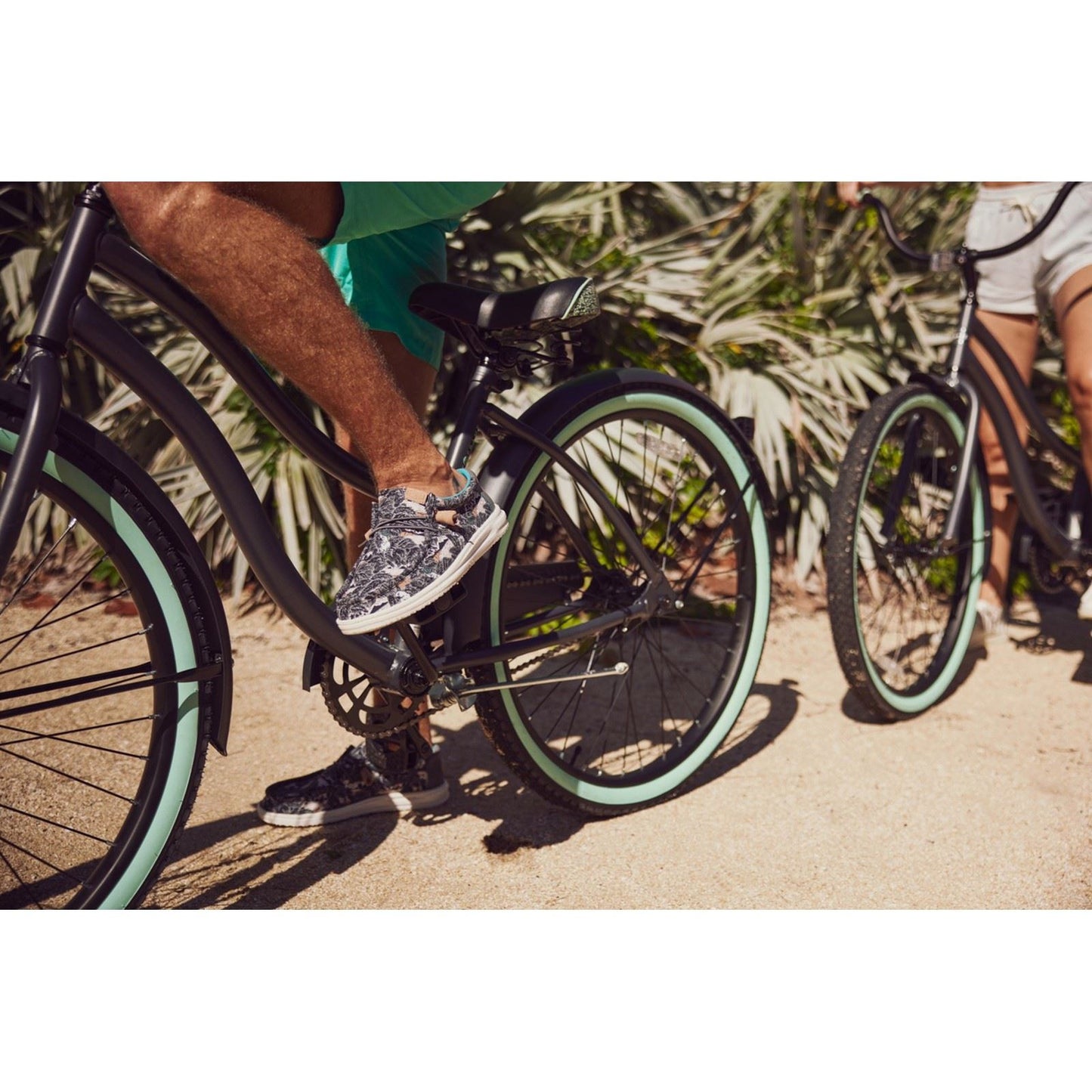 HEYDUDE Men's Wally H2O Tropical Shoe in Black Tropical