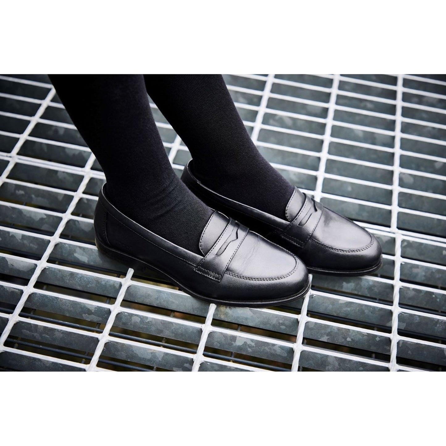Pod Islay Leather Youth Black Loafers