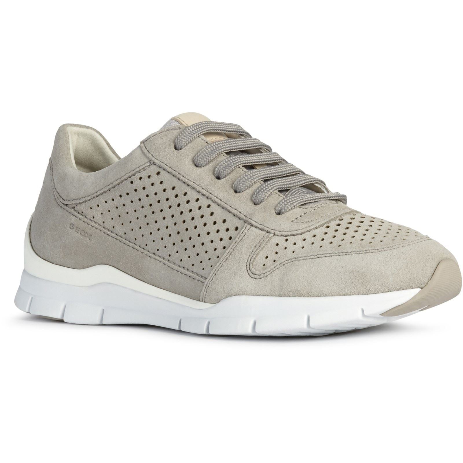 D Sukie B Sneakers