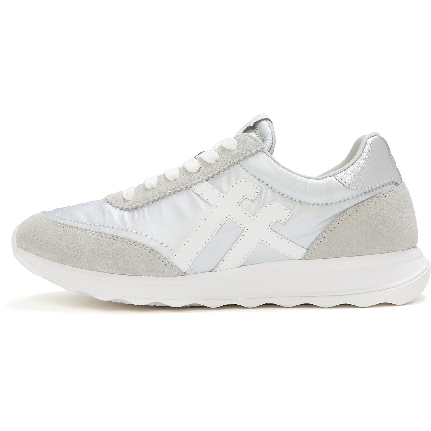 Fitflop(GARD) (18713291) (18713291) (44311-83053) WHITE RETRO-Q FF SNEAKER WHITE size 4