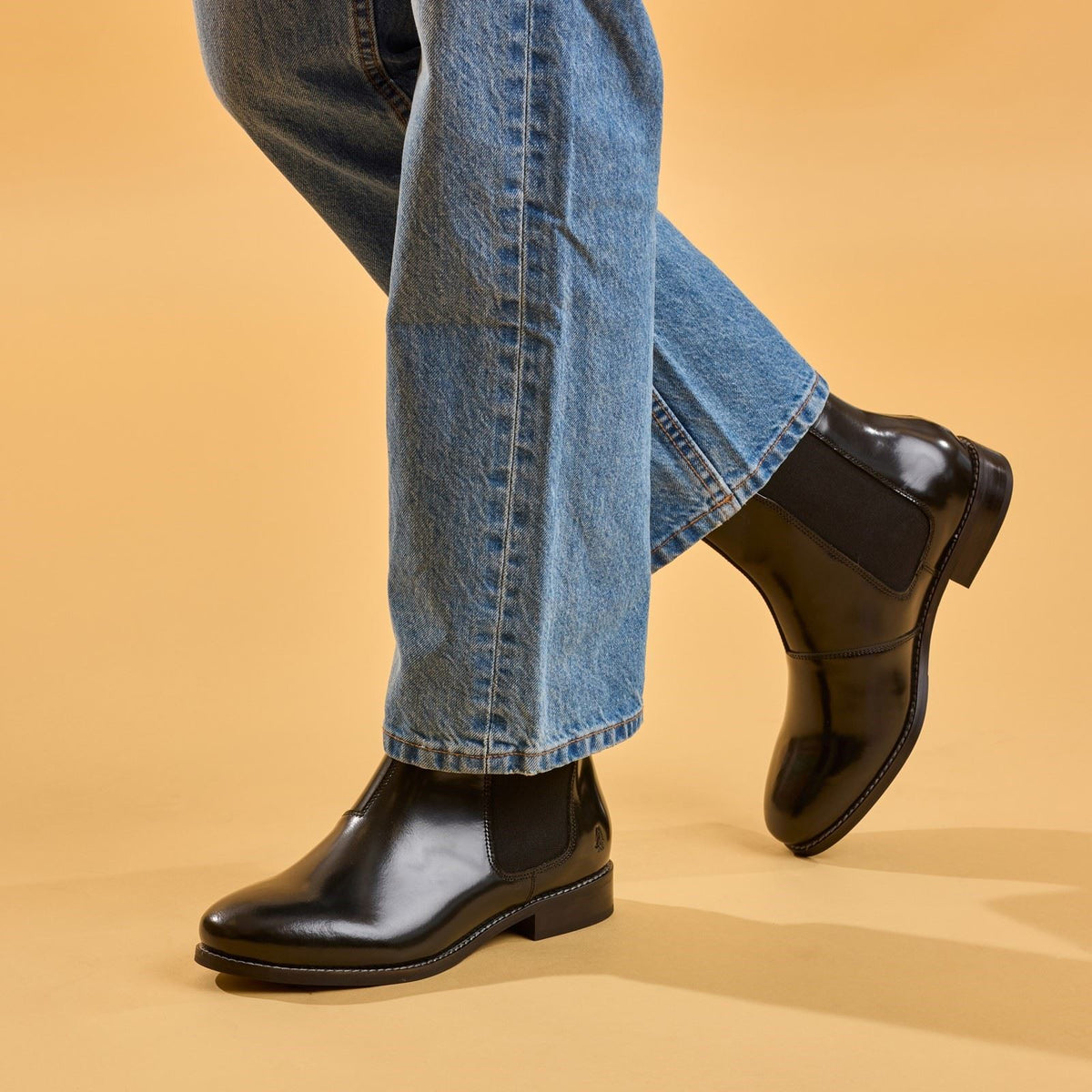 Hush Puppies Colette Leather Women's Black Wide Fit Flat Chelsea Boots