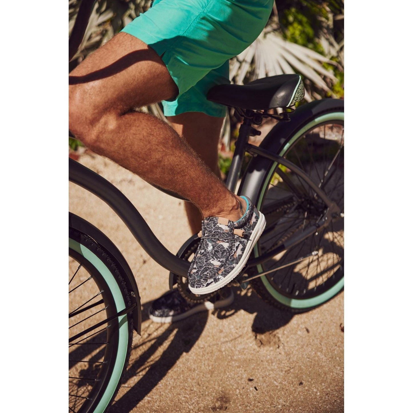 HEYDUDE Men's Wally H2O Tropical Shoe in Black Tropical