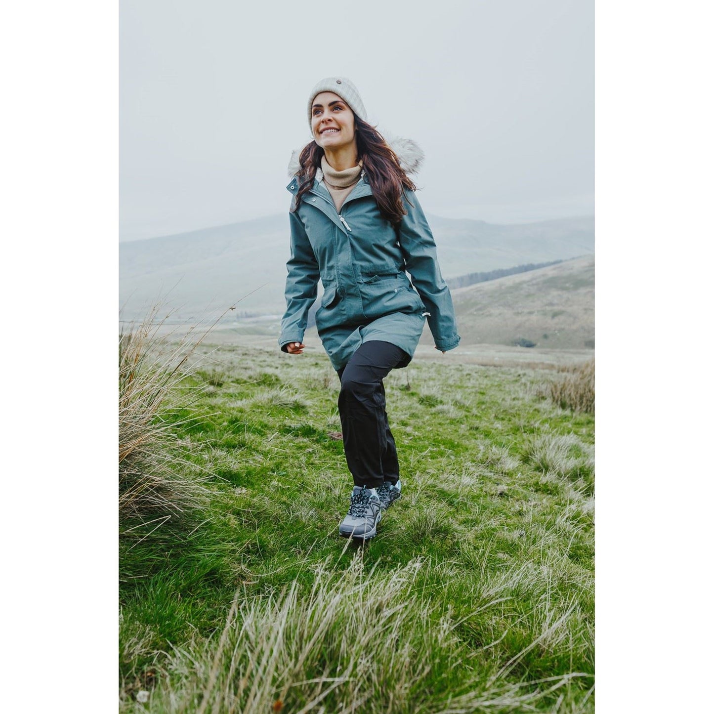 Cotswold Women's Abbeydale Low Hiker in Grey/Black/Aqua